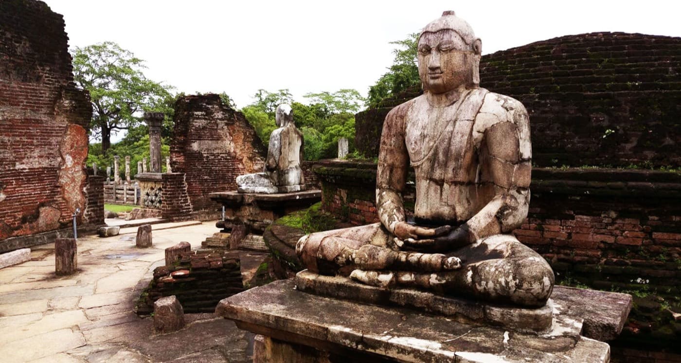 Private taxi to Polonnaruwa, Sri Lanka